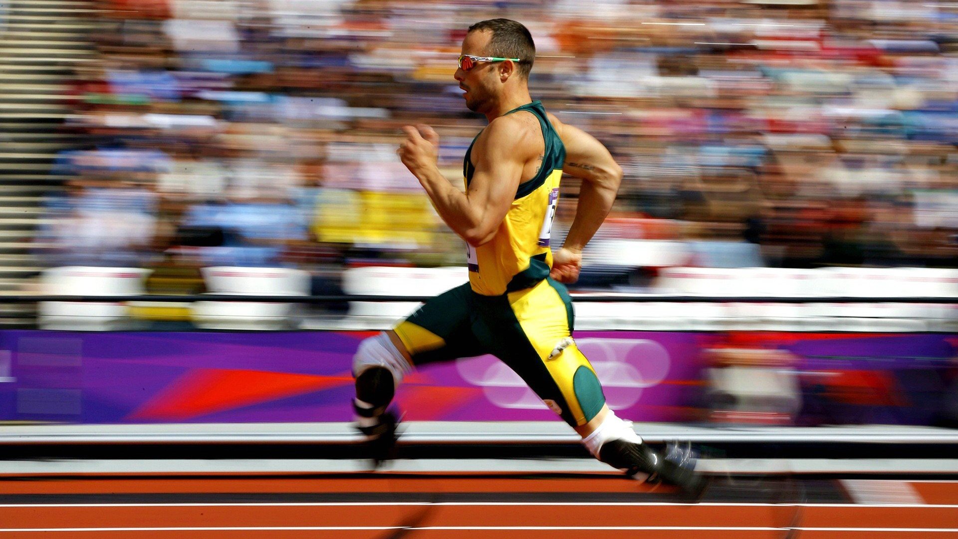 英超激烈角逐，豪门争夺榜首位置